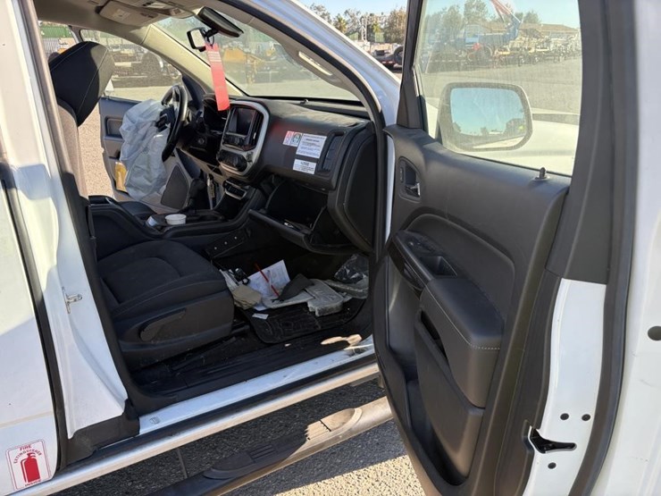 2019-gmc-canyon-sle-image-10