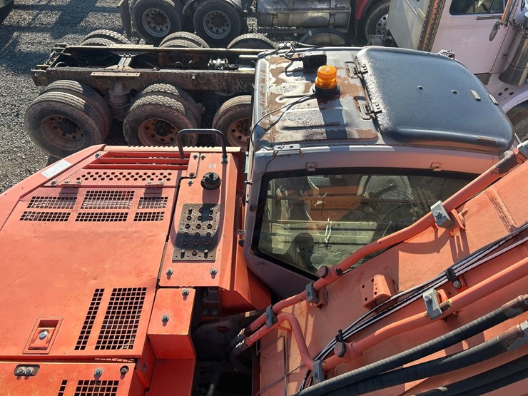 2021-hitachi-zx225-image-37