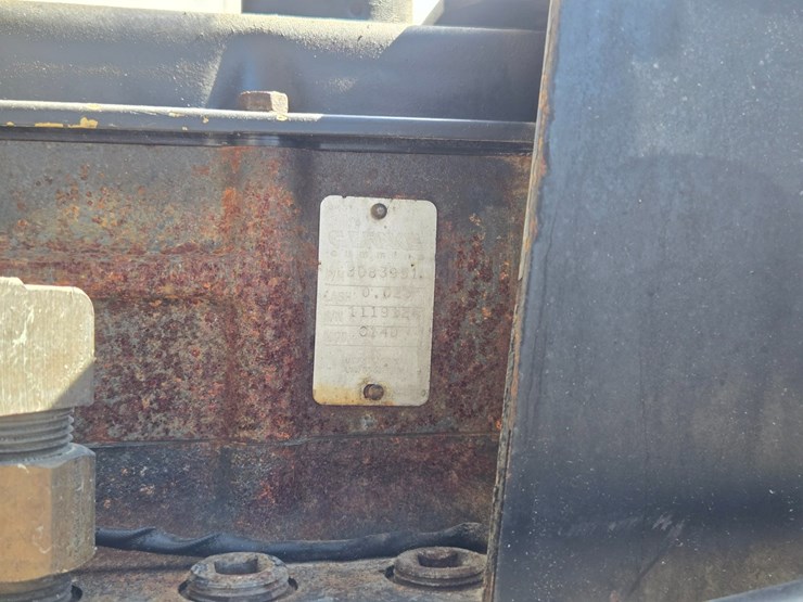 1996-peterbilt-377-image-48