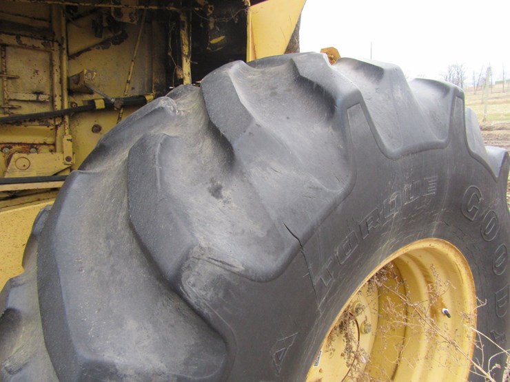 new-holland-tr96-image-21