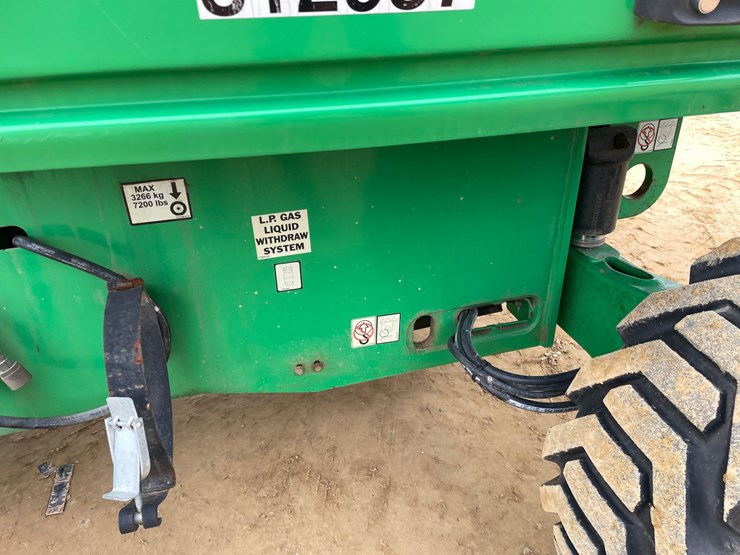 2016-jlg-400s-image-15