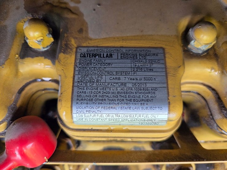 2011-caterpillar-xq20-image-23