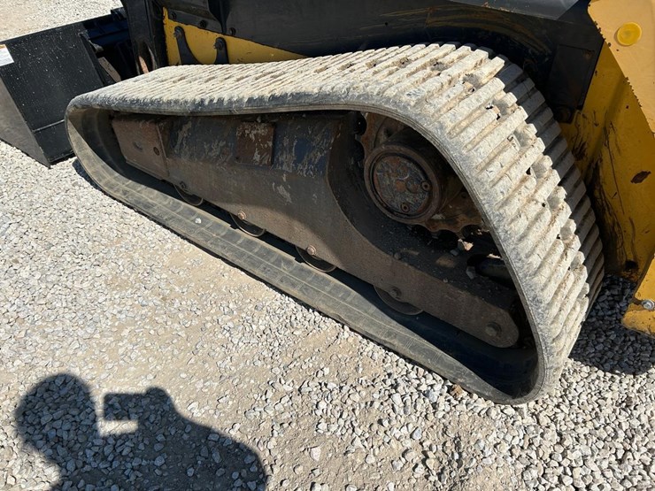 new-holland-c232-image-17