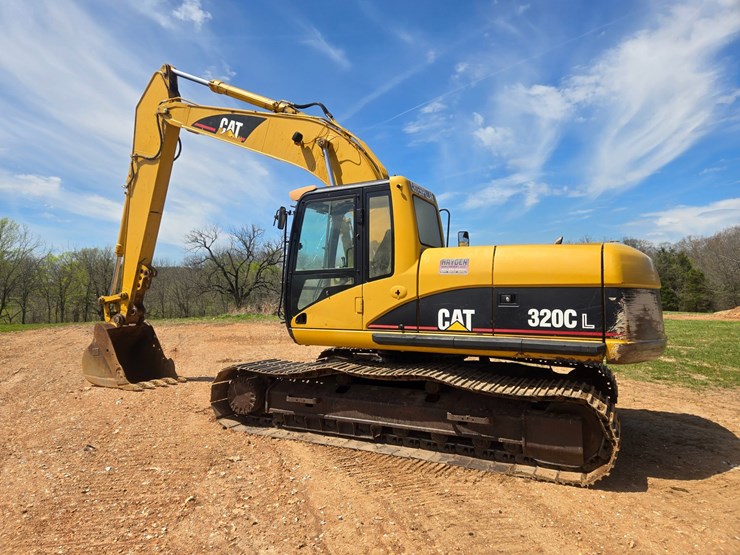 2003-caterpillar-320c-image-13