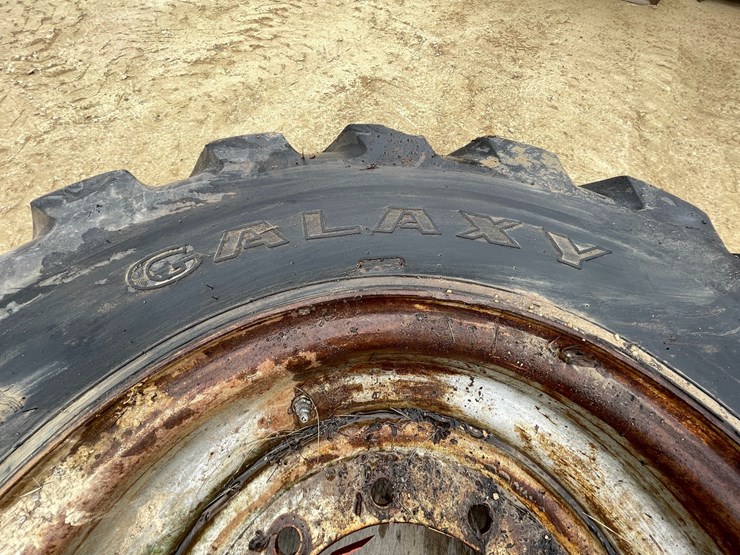 #7542-•-galaxy-brand-telehandler-tire-on-rim-image-7