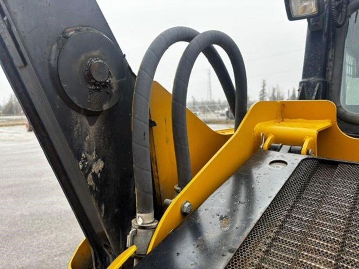 2009-caterpillar-232b2-image-44