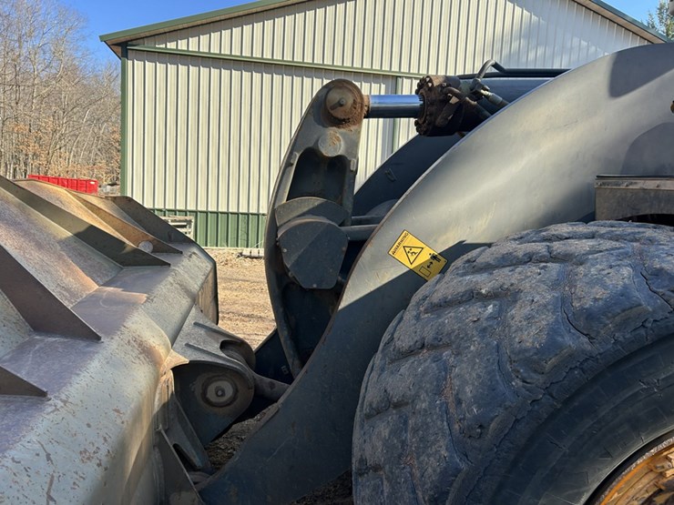 volvo-l250g-image-16