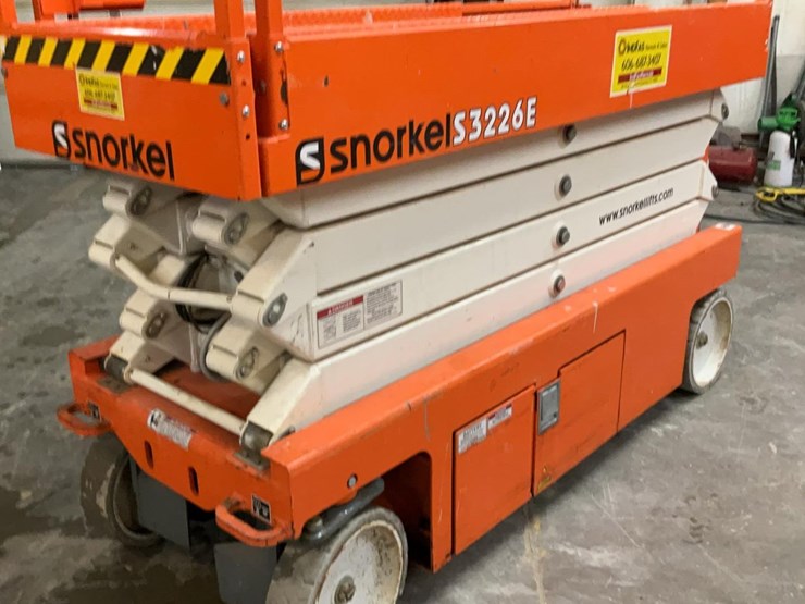 #403-•-2017-snorkel-26'-scissor-lift-image-11
