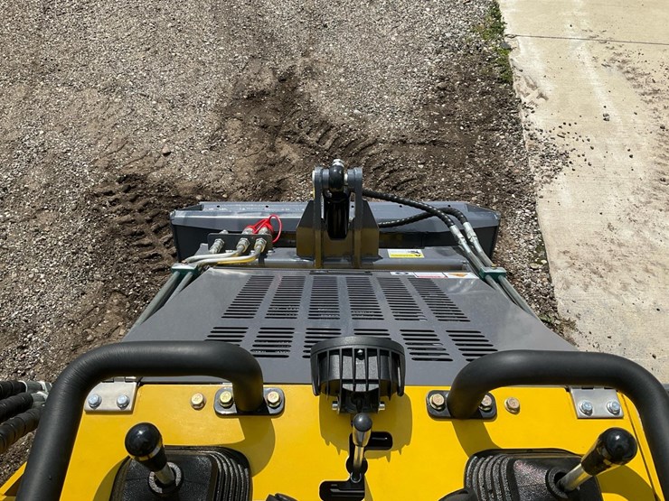 #1001-•-unused-land-honor-t460-mini-skid-steer-image-8