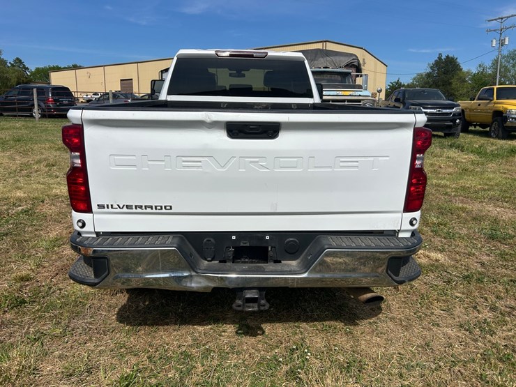 2021-chevrolet-2500-image-5