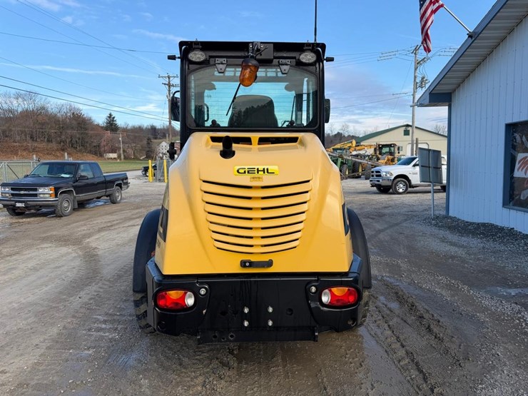 2022-gehl-al750-image-26