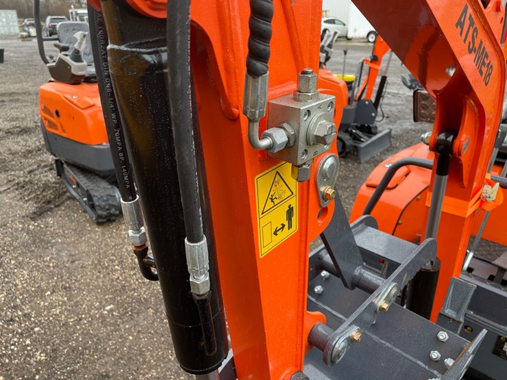 #3295-•-2026-ats-me18-mini-excavator-image-10
