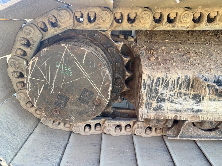 caterpillar-325-image-81