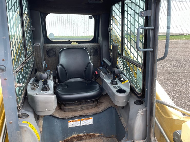 2013-gehl-rt210-image-21