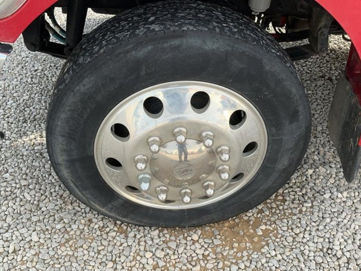 2021-peterbilt-337-image-78