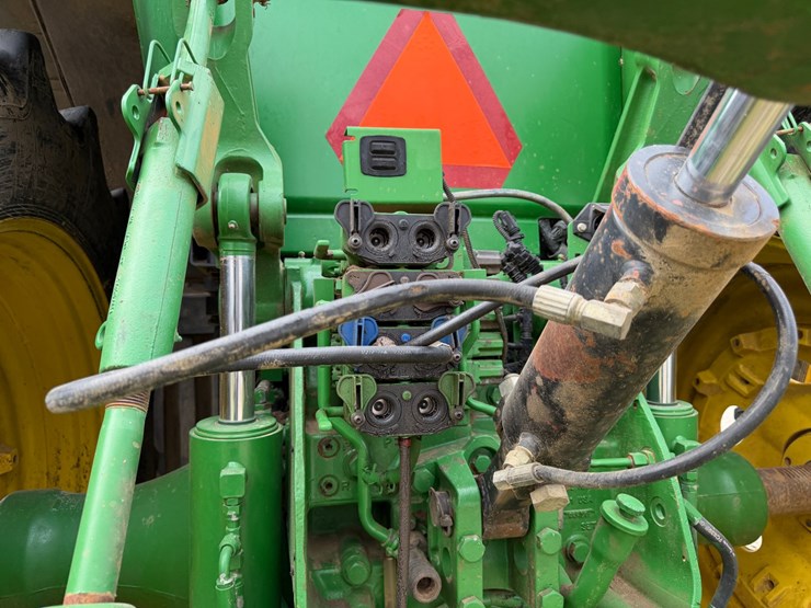 2012-john-deere-8235r-image-20