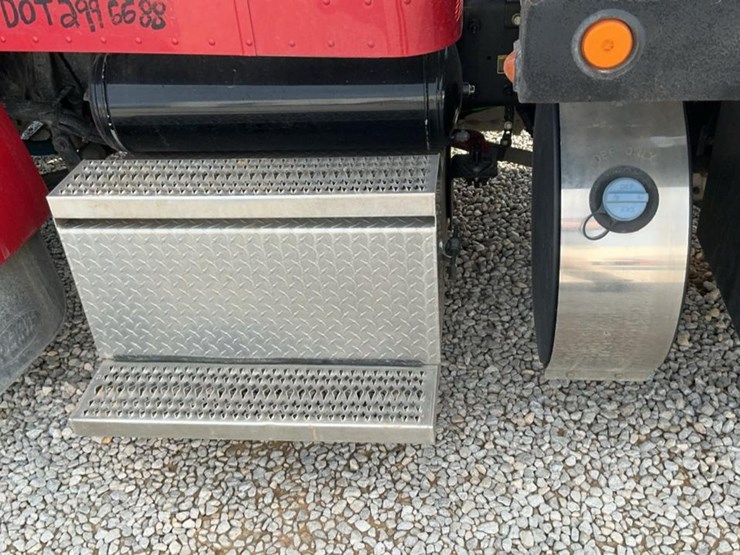 2021-peterbilt-337-image-67