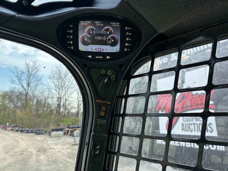 2022-bobcat-t770-image-23