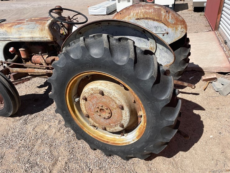 ford-tractor-image-52