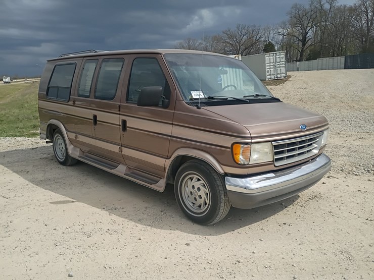 1992-ford-e150-image-13