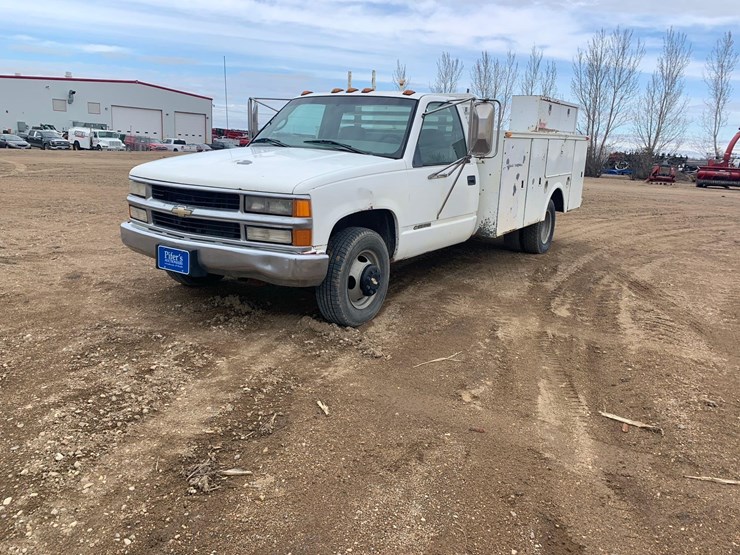 2000-chevrolet-c3500-pickup-image-1
