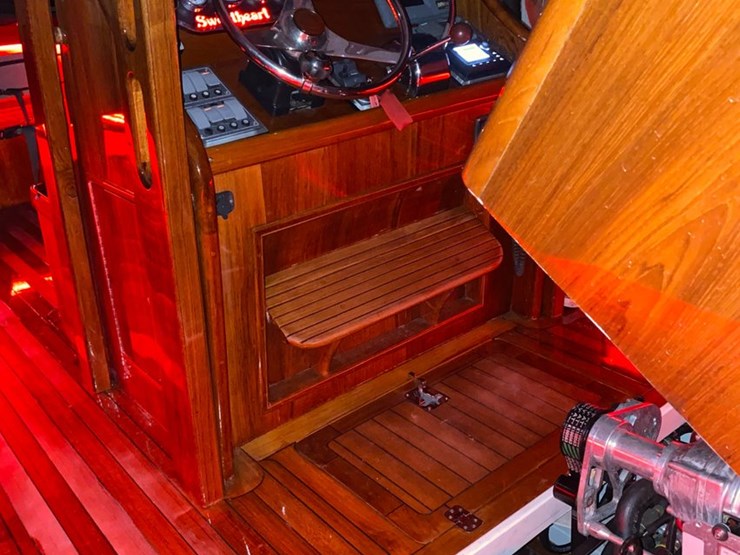 #9549-•-“sweetheart”-–-custom-monomoy-24'-center-console-|-high-performance-shallow-water-sportfish-image-20