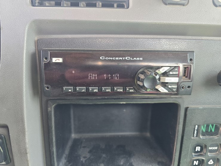 2017-peterbilt-348-image-108