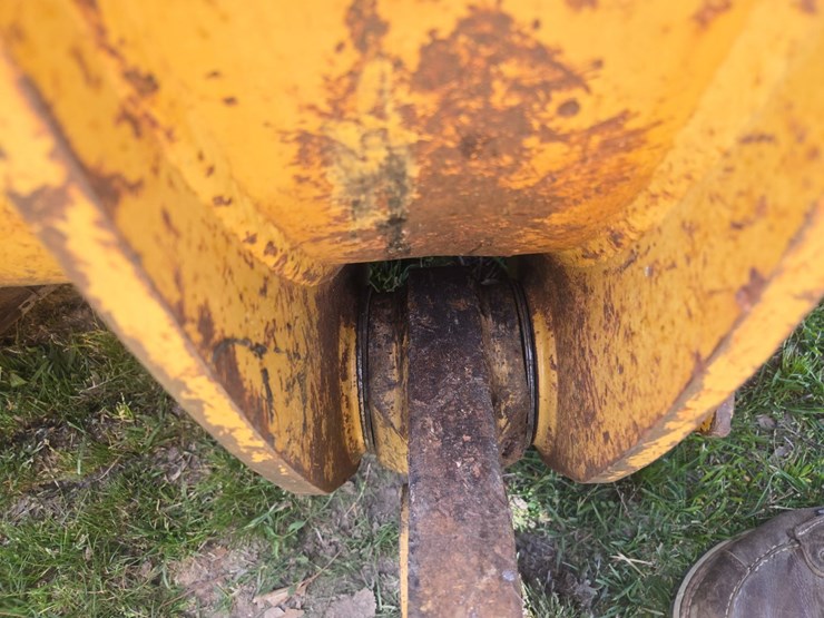 2014-caterpillar-953d-image-96