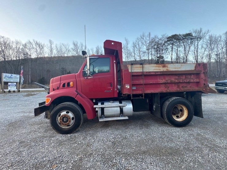 2005-sterling-l7500-image-1