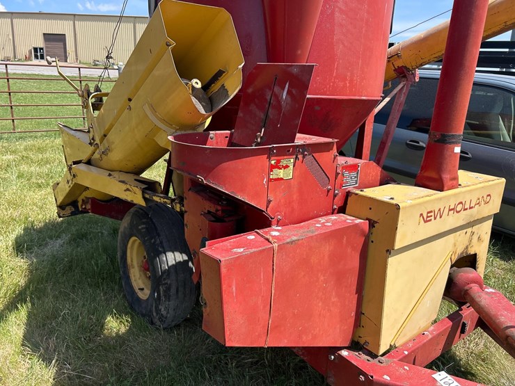 new-holland-353-image-10