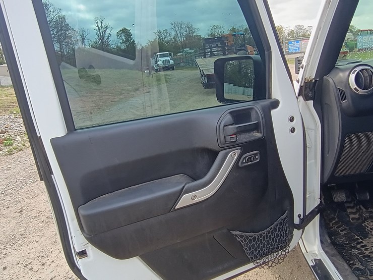 2015-jeep-wrangler-image-27