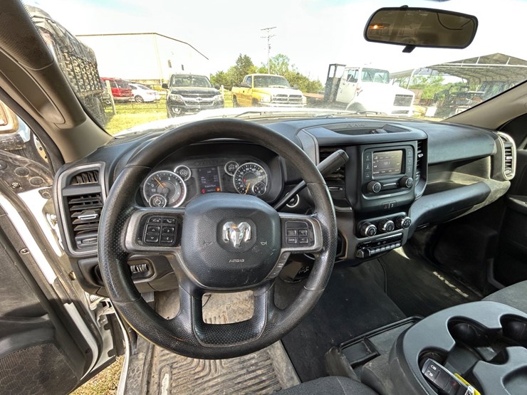 2020-dodge-3500-image-13