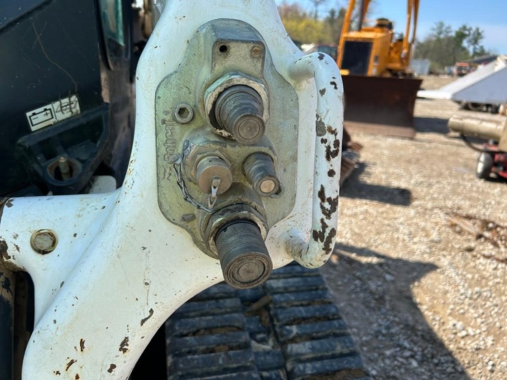 2020-bobcat-t76-image-10