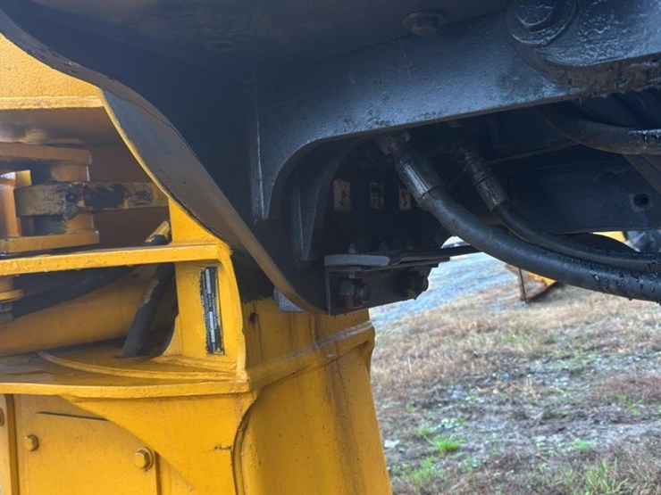 2010-tigercat-lx822c-image-25