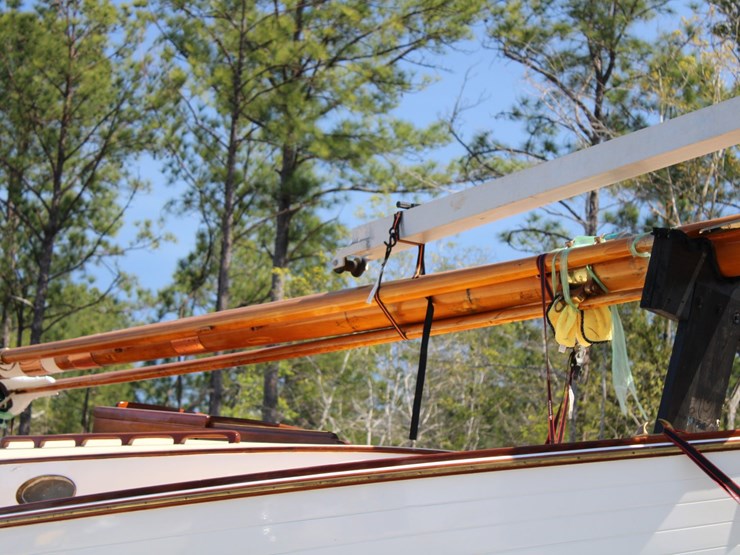 #9545-•-grimmalkin-–-18'-fenwick-williams-classic-wooden-catboat-w/-trailer-image-27