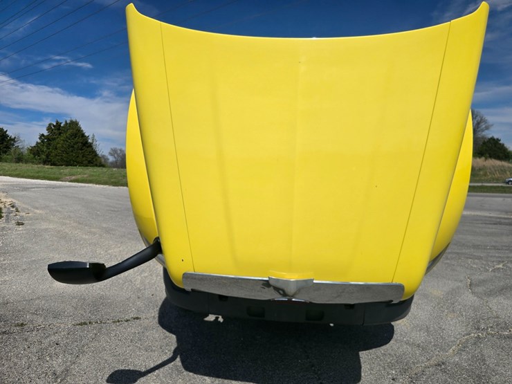 2017-peterbilt-579-image-24