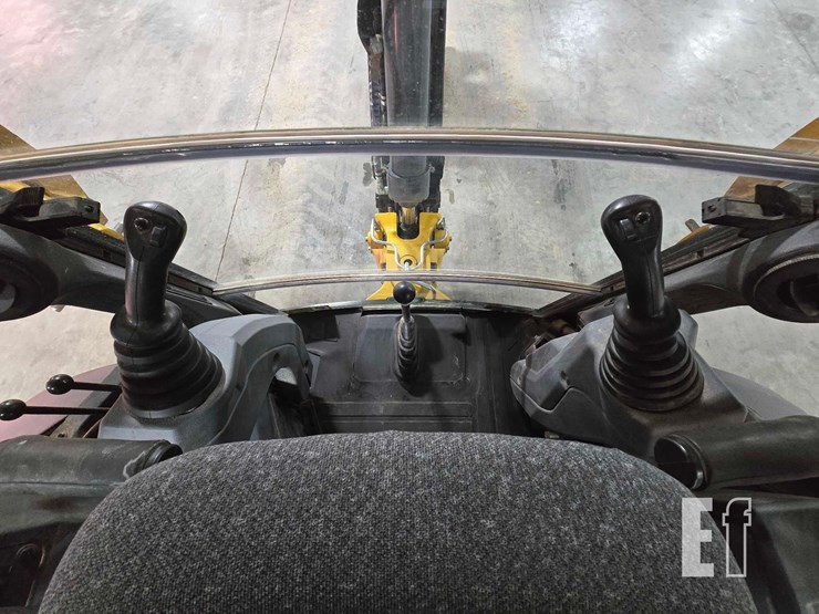 2023-deere-320-p-tier-image-21