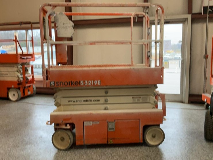 #411-•-2019-snorkel-19'-scissor-lift-image-5