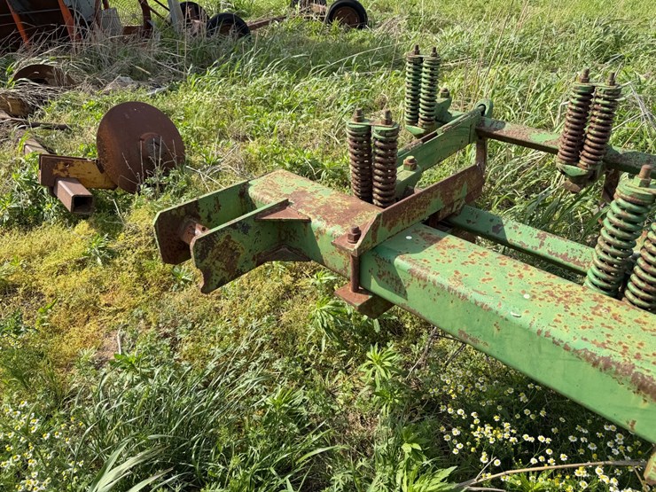 #45300-•-16'-chisel-plow-image-16