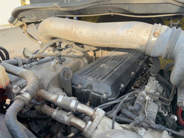 2015-international-8600-image-9