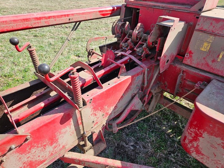 new-holland-315-image-26