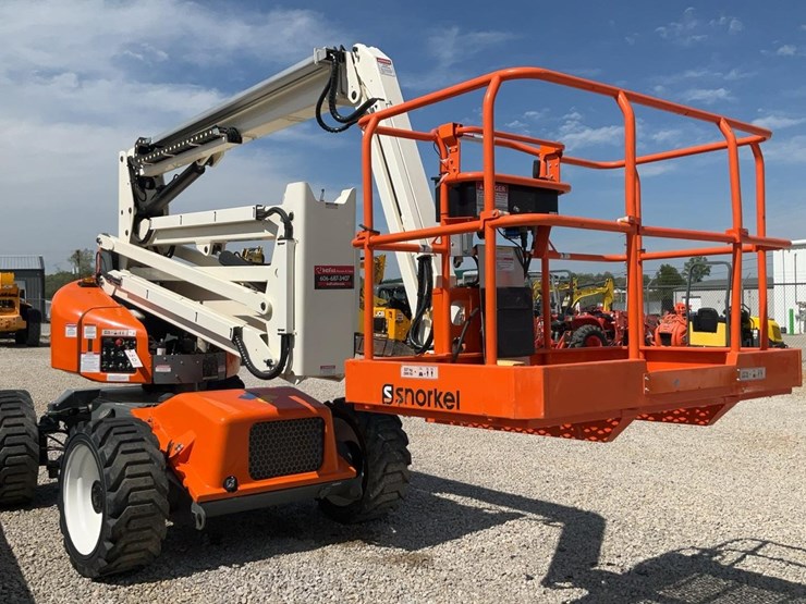 #301-•-2024-snorkel-46'-awd-articulating-boom-lift-#4-image-16