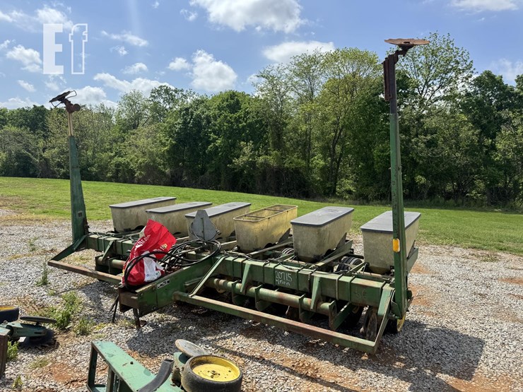 john-deere-7000-image-1