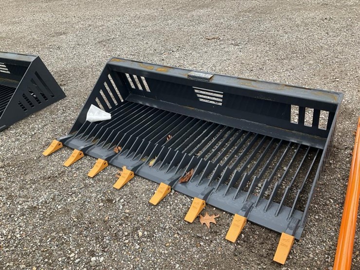 #1373-•-unused-landhonor-72"-skid-steer-rock-bucket-image-2