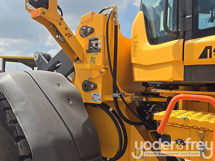 2021-volvo-l90h-image-27