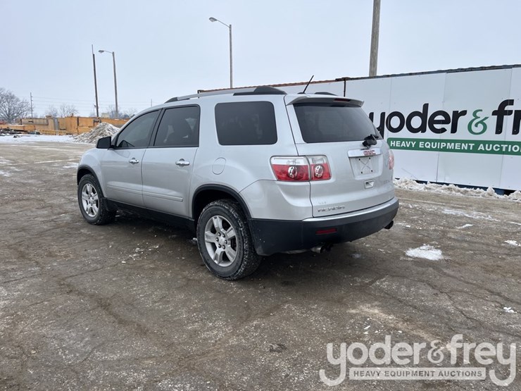 2012-gmc-acadia-image-4