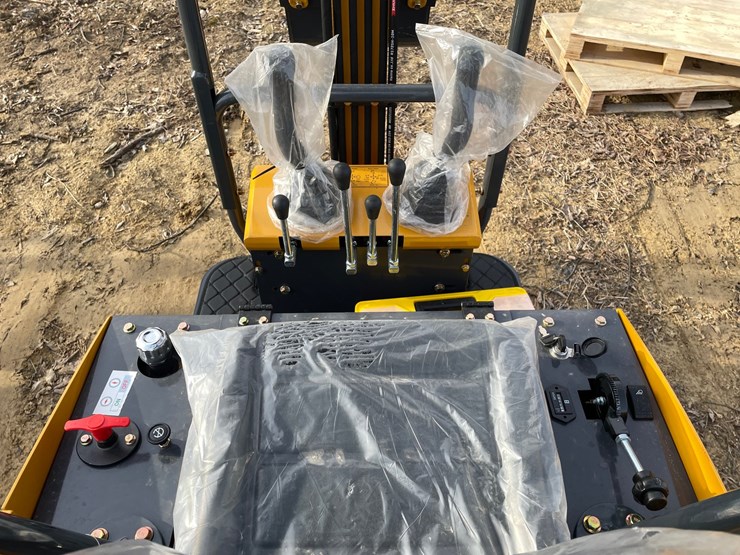 #1040-•-new-ats-rt12r-mini-excavator-image-11