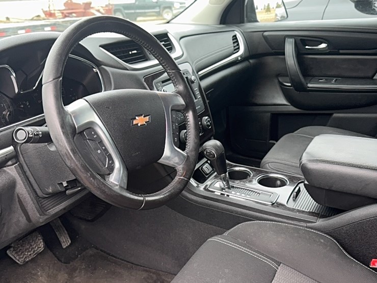 2017-chevrolet-traverse-image-3