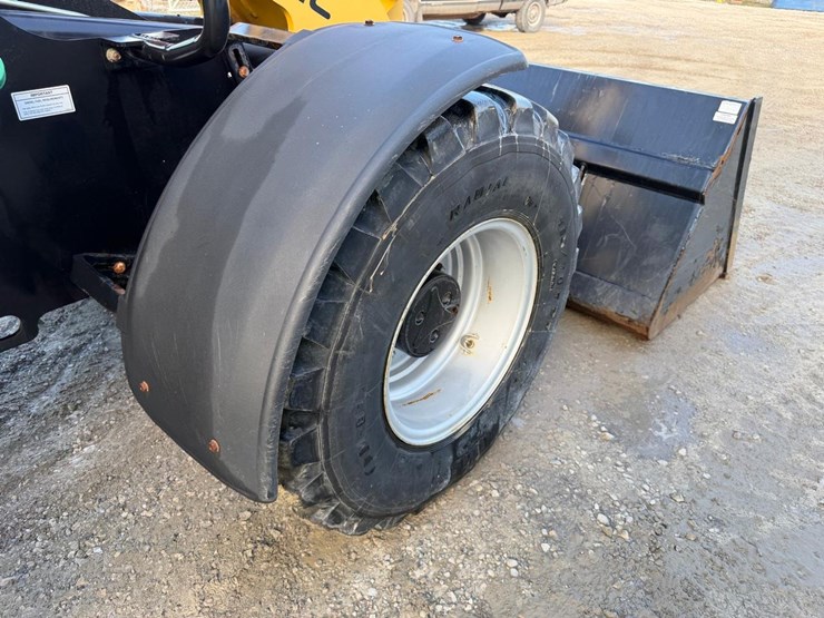 2022-gehl-al750-image-42