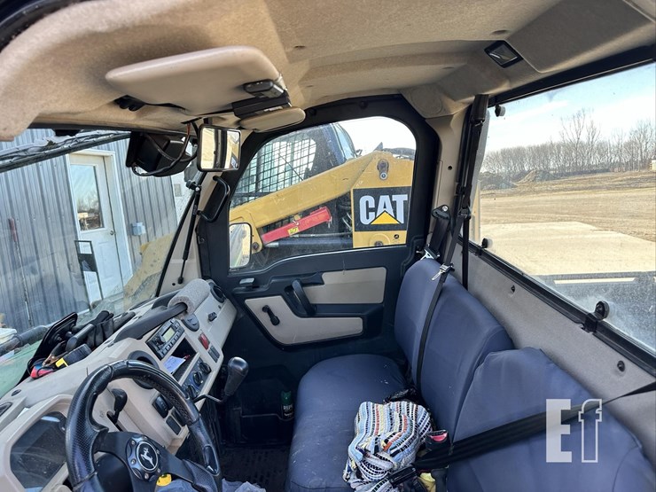 2019-john-deere-gator-xuv-835r-image-14